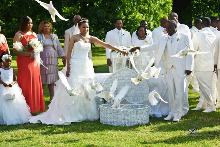 Express your love on your wedding day with a dove releasing ceremony. 